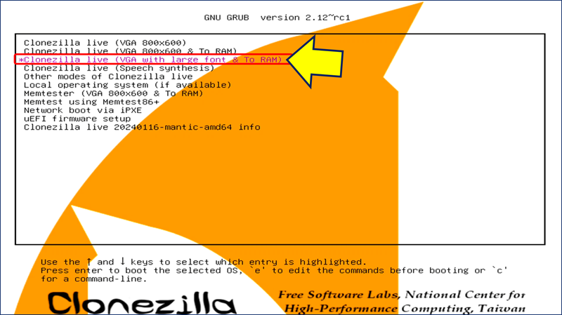 Clonezillaが立ち上がるので、「Clonezilla live (VGA with large font & To RAM)」選択する